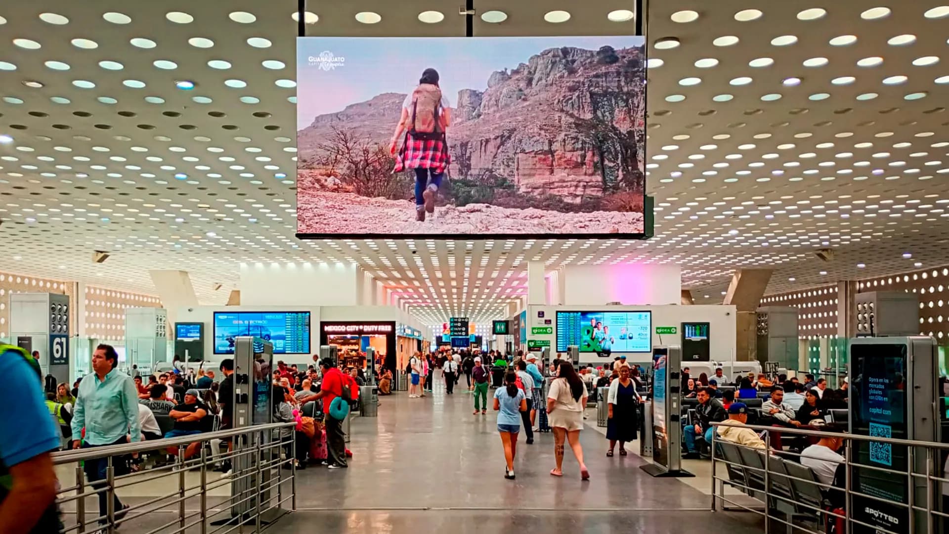 Publicidad en aeropuerto cdmx